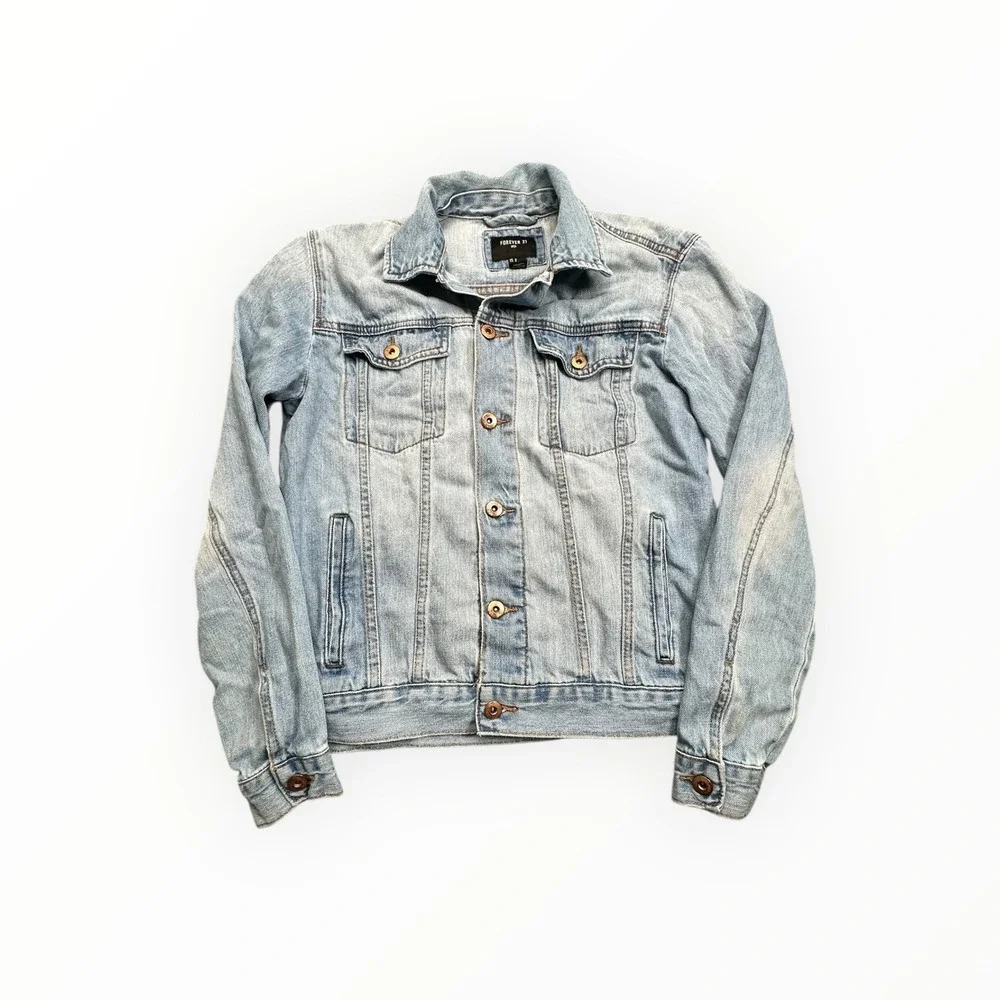 Forever‎ 21 Denim Jacket Mens S Light Blue Trucker Faded Button Up 3621